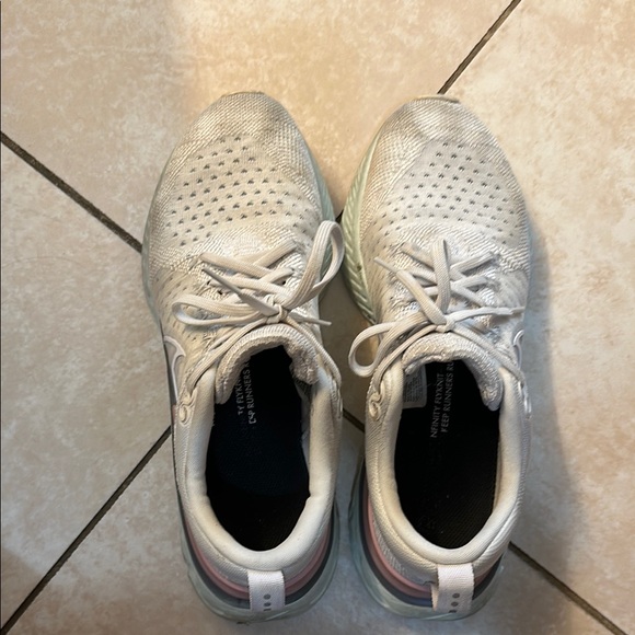 Nike Cream and Pink Athletic Shoes with React Cushioning - Picture 3 of 4